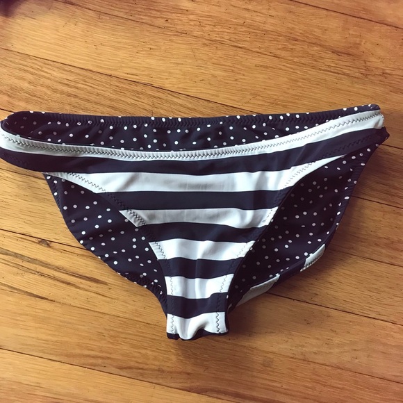 Tommy Hilfiger Reversible Bikini Size M - Picture 7 of 8